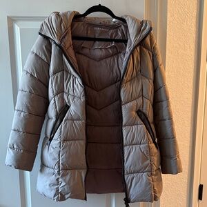 Bernardo Women's Light Gray Puffer Coat